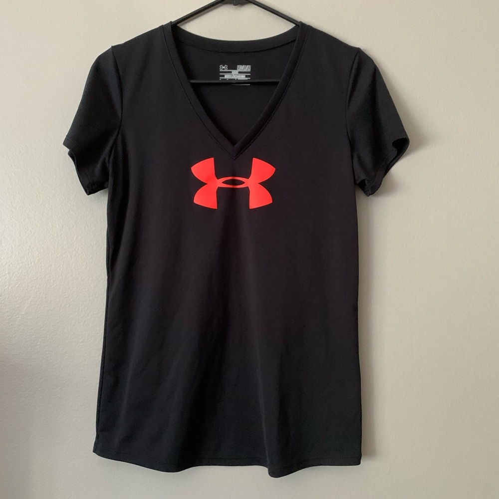 ✨3/$15✨Under Armour Loose Workout Top